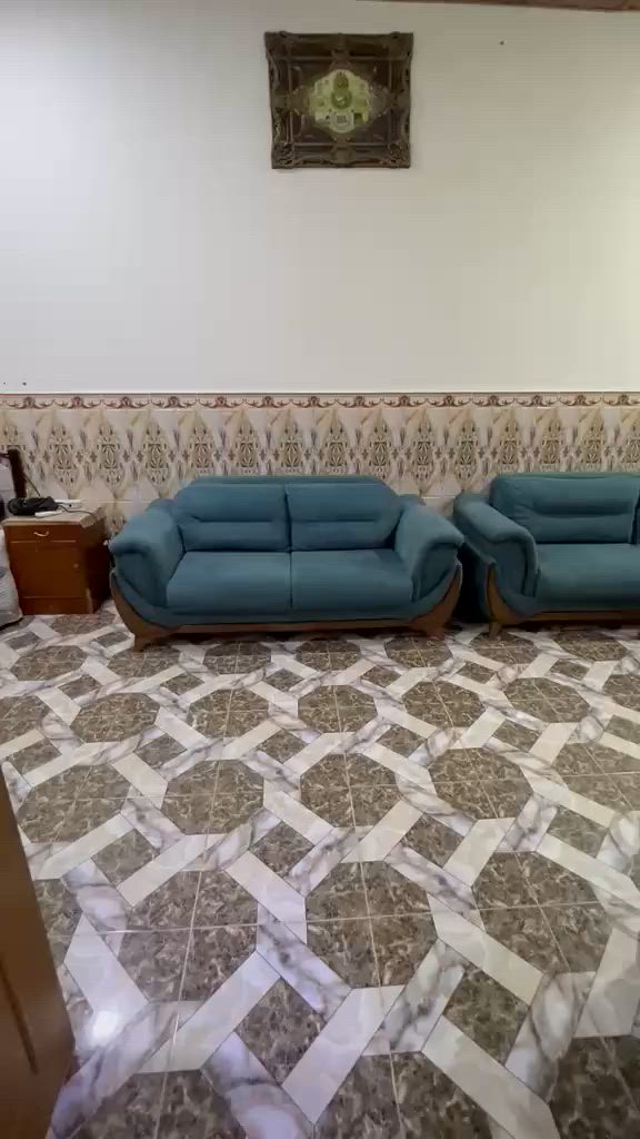 سلام عليكم قنفات نضيفات رايدهن ب 750 وبيهن مجال  يصيرن جربايه 3 كبار 2 كرسي ***********

