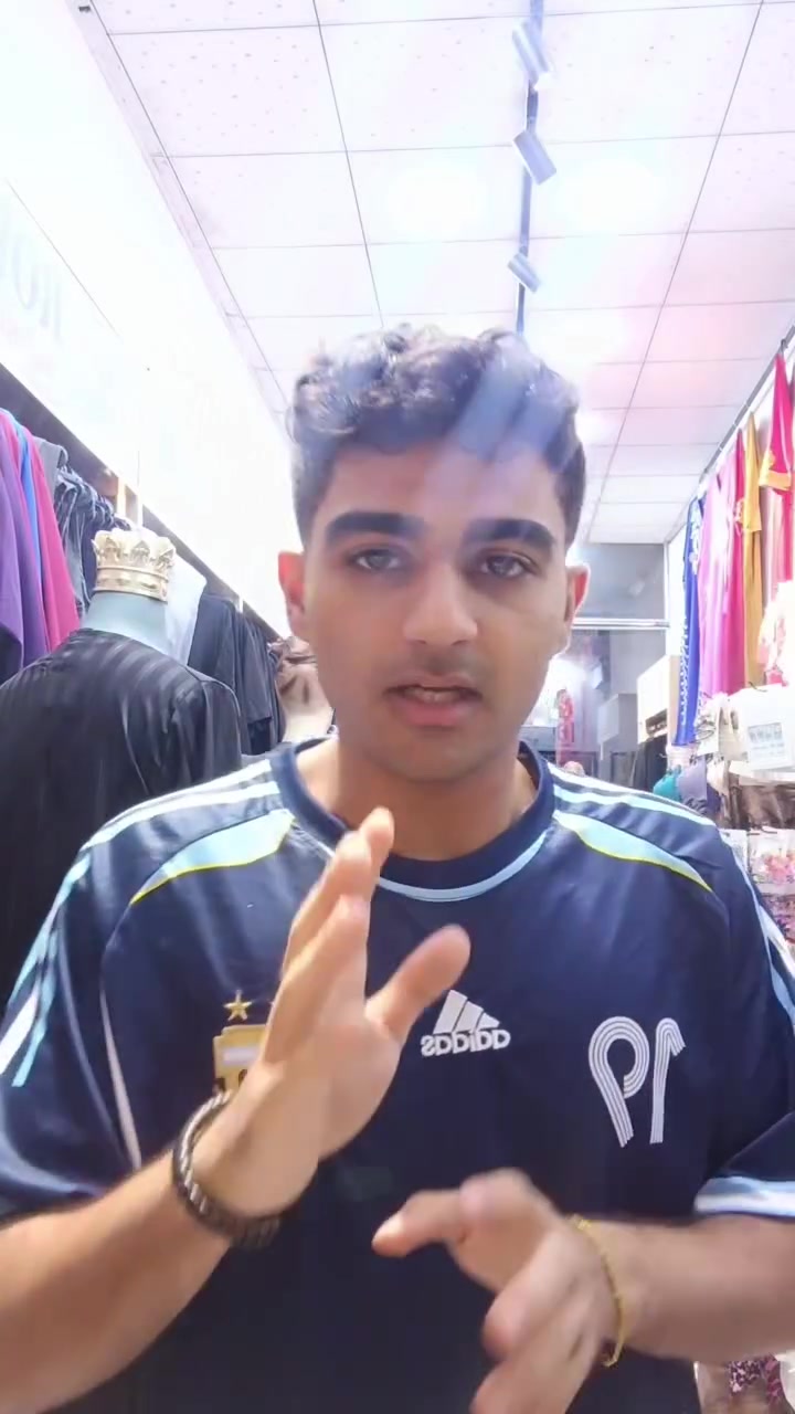 بدة الموسم المَدرسي، وبدت الموديلات الحلوة توصل ✨💕. 
S - M - L - XL - XXL
روح ✨
حجز واتساب ***********
حساب الانستا ilvyco
📍عنوانا [ صويرة - شارع النَجمة - شارع بيت همَيم - مقابل أزياء فلورا ]
