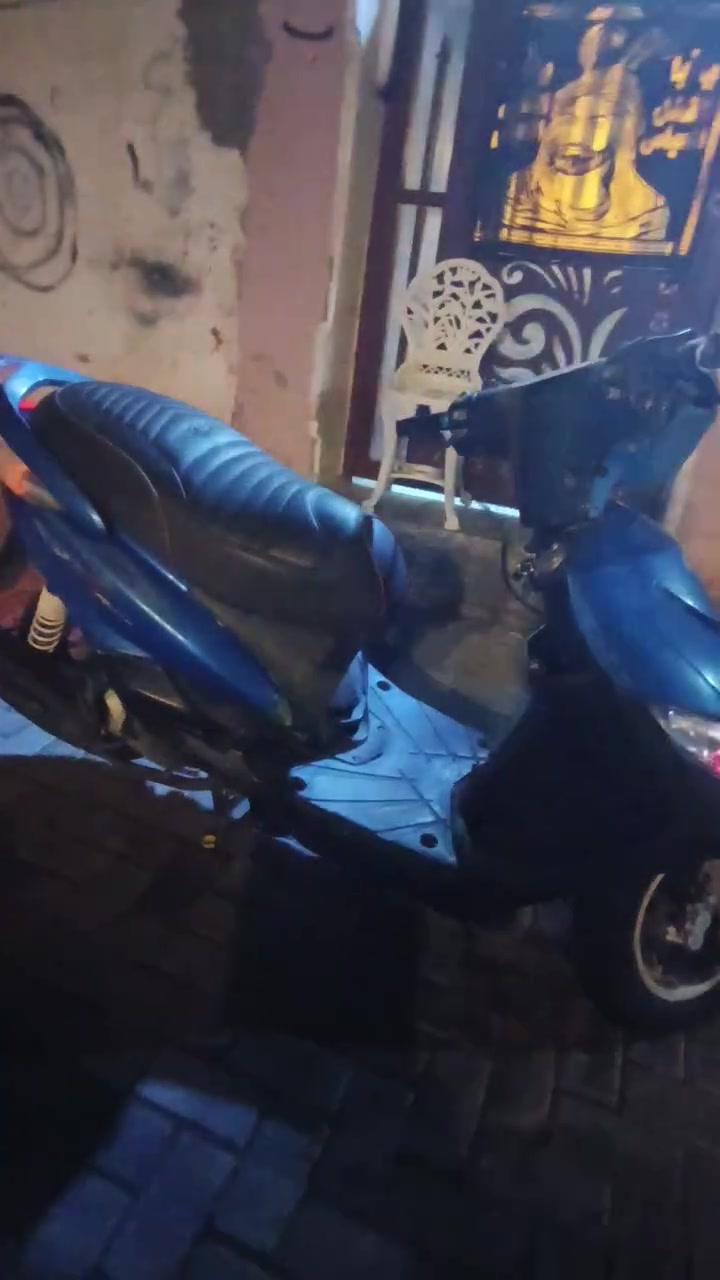 سلام عليكم
دراجه ثعلب للبيع
دراجه مرتبه وحلوه 
بيه شكم نقوصات خفيفه 
بيه دخانه قليله بيضه 
كابريتر تجاري مكينه ممفتوحه 
تجي وتشوفه بعينك 
بس كتلك بيه دخانه قليله 
تايرات جدد
بريكات جدد
كشن رياضي
كهربائيات كاملات كلهن
بيه شلعه حلوه ومعدل 
السعر375 وبيه مجال حگ الجية 
عنواني بغداد البياع شرطه الرابعه 
رقم(***********)
