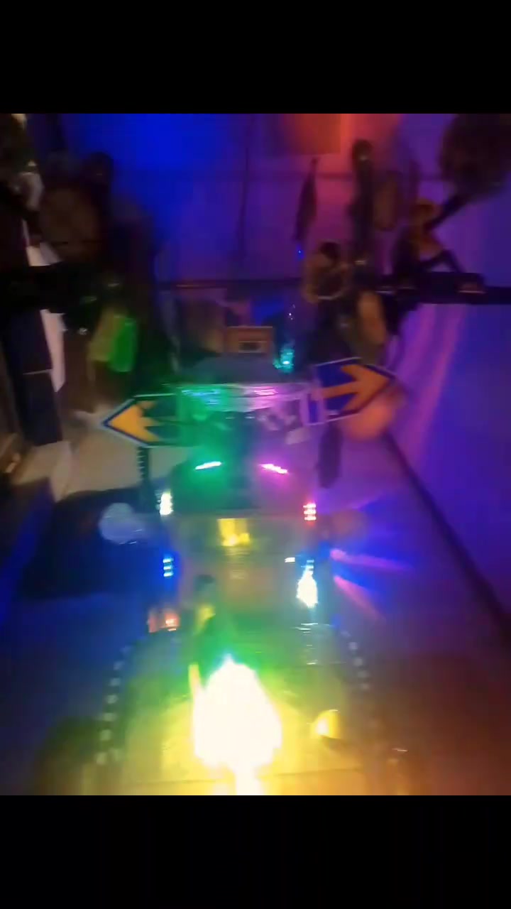 سلام عليكم دراجه معروضه للبيع مزوده فول مواصفات وبسعر 400 فقط وشرط البطاريات البلاديه كلشي مابيه واذا تريد نفحصه يم المصلح الي يريده يراسل واتس ***********
