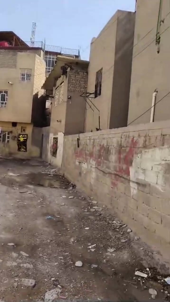 يعلن مكتب ركن الباديه للالعقارات عن بيع دار مساحه 40 متر مدخلين موقع مميز في بغداد الجديده شارع المسبح الاستفسار الاتصال على الرقم *********** مكتب ركن الباديه للالعقارات
