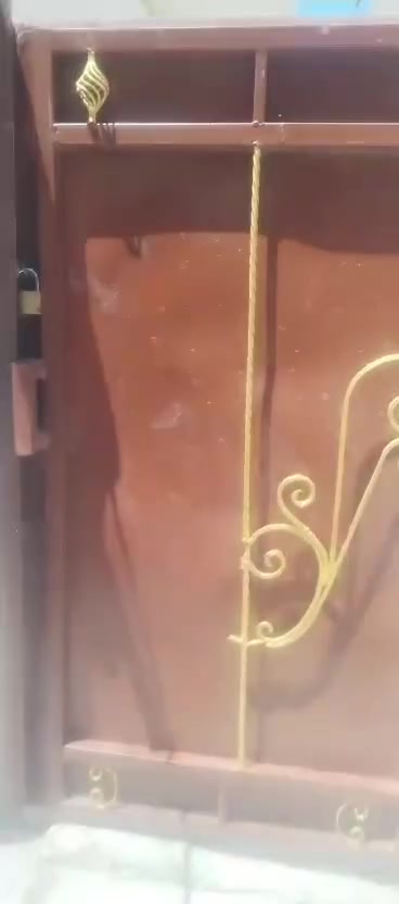 السلام عليكم بيت داخل سوق بعقوبة بلقرب من كلاج الداخلي مساحه 130متر واقع حال بلسند 116متر وبسعر مناسب 61وبيه مجال قليل للاستفسار *********** ***********
