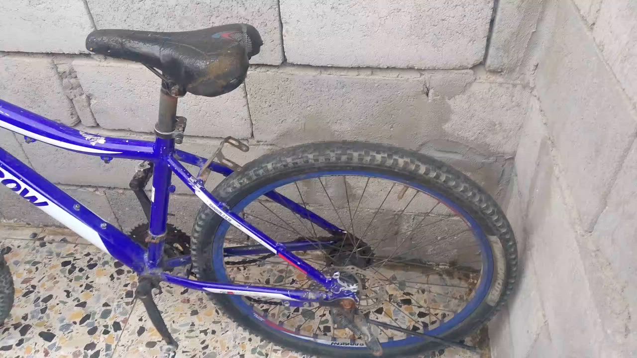 باسكل رياضي حجم 26 شركة يلدز باسكل نضيف المكان حيانية شارع الطاك باسكل كامل نقصة فقط فريول لون ازرق سعر 100. وبي مجال


**إذا كنت صاحب هذا الإعلان وتريد حذفه لأي سبب، رجاءا أرسل رسالة إلى الدعم الفني**