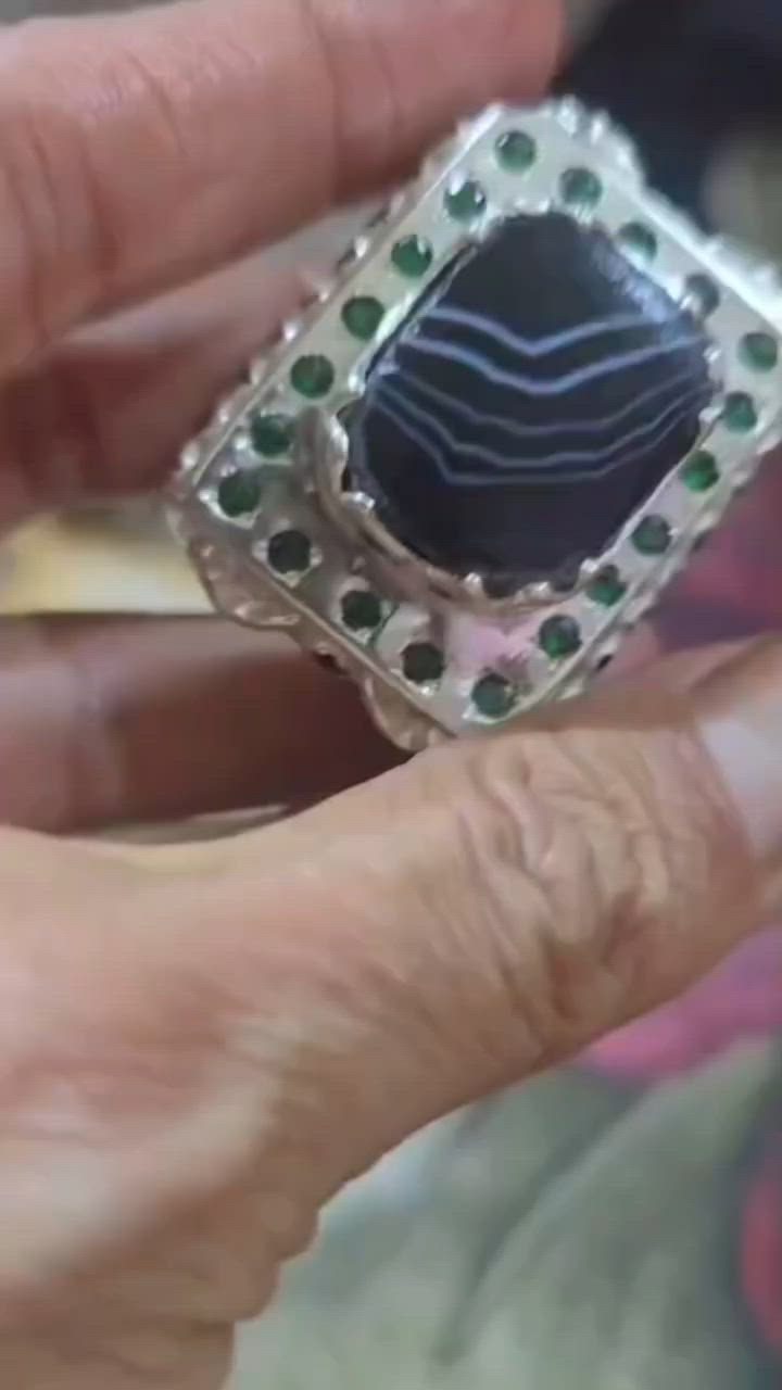 سلام عليكم  جزع حبشي اصليه صياقه يدويه ثقيله  سعر خاص


**إذا كنت صاحب هذا الإعلان وتريد حذفه لأي سبب، رجاءا أرسل رسالة إلى الدعم الفني**