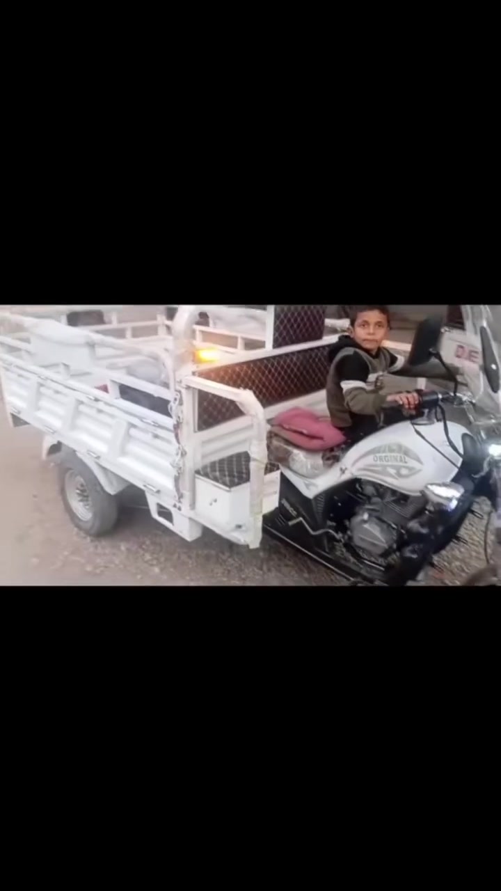 سلام عليكم
عندنا هاي الستوته لبيع فحل مال سليمانيه بيها اوراق اصوليات
جديده مكينتها 200 بلاديه كشرها جديد كهربائيات شغاله كامله ماناقصها شي ركبتها شاصيها كله جديد بعدها عله وضع الشركه 
رايدينها  ( مليون و 700  ) والشراي بيها مجال نشالله
 مكانها ديالى بعقوبه  ***********
