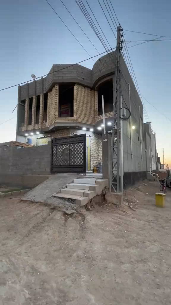 بيت البيع ركن الموقع / الرمادي /6 كيلو /قرب مجمع الهندسي/ وقرب قيادة شرطه الانبار
المسساحة 200متر 

تفاصيل البيت /  طابو صرف / طابقين الول بناء حجر طابق ثاني طابوك بيت فول كامل ناقص بس واجهيه/قريب على شارع15

السعر 110مليون وبي مجال عدد القرف5/ 

للاستفسار ***********
