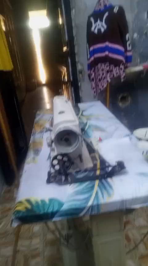 مكينة خياطة ب150 عالفحص شغالة خياطها يخبل
***********
