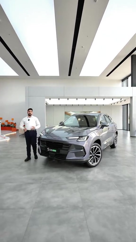 ⁨	⁨	⁨	⁨	⁨	⁨	سوئيست  S06 1.5L Premium PHEV (بلگ-إن هايبرد🔋) الموديل: 2026 (خليجي) العداد: صفر كيلو متر المحرك: 4 أسطوانات 1.5L تيربو حقن مباشر + محرك كهربائي القوة الاجمالية 358 حصان عزم الدوران (نيوتن-م): 530 ناقل الحركة: أوتوماتيكي مخصص لنظام الهايبرد 1DHT نظام الدفع: دفع امامي سعة البطارية كيلووات/س: 19.43 المدى: مدى كهربائي يصل الى 114 كم ، و مدى كامل للبنزين و الكهرباء يزيد عن 1200 كم استهلاك الوقود: 5.2 لتر لكل 100 كم الضمان الأساسي: 6 سنوات او 200,000 كم ( ايهما اولاً ) ضمان المحرك: 10 سنوات او 1،000،000 كم (أيهما اولاً / للمالك الأول) ضمان البطارية : 8 سنوات او 150,000 كم ( ايهما اولاً ) المواصفات: *إطارات قياس 20 إنچ *فتحة سقف بانوراما *شاشة عرض ترفيهية قياس 15.6 إنچ *شاشة عدادات رقمية قياس 9.2 إنچ *مقصورة الركاب من الجلد الفاخر *مقعد السائق والراكب كهربائي *مقاعد السائق والراكب مبردة و مدفئة *مقعد السائق ذاكرة *تسجيل فيديو للرحلات DVR *كاميرات محيطية 540 درجة *رادار تفاعلي *حساسات أمامية وخلفية *مانع تصادم أمامي وخلفي *نظام القيادة شبه الذاتية *نقطة العمياء *نظام تحذير مغادرة المسار *نظام المساعدة للبقاء في المسار *نظام الكبح التلقائي في حالة الطوارئ *نظام الفرامل اليدوية الاوتوماتيكي Auto hold *صندوق كهربائي *نظام ابل كار بلاي واندرويد أوتو لاسلكي *نظام صوتي فاخر 9 سماعات من Sony *إنارة محيطية متعددة الالوان *إنارة ترحيبية *دخول ذكي (بصمة) *تشغيل عن بعد *خاصية إغلاق الشبابيك وفتحة السقف عن بعد *المرايا الجانبية قابلة للطي كهربائياً *مصابيح أمامية أوتوماتيكية LED مع مصابيح نهارية LED *نظام التحكم الذكي بالإنارة العالية *نظام تقنية الهواء بالايونات PM2.5 *شاحن هاتف لاسلكي سريع *ماسحات الزجاج الامامي مع حساس للمطر *مسند الذراع الوسطي مع ثلاجة *وضعيات قيادة متعددة *وسائد هوائية امامية وجانبية عدد 6 ‎شركة آفاق الخليج للوكالات التجارية الوكيل الرسمي لسيارات سوئيست في العراق. ‎أربيل - شارع ١٠٠، مقابل طوارئ روجافا *********** *********** *********** *********** ‎بغداد - البياع، الشارع الأول مقابل المتنزه  *********** *********** *********** *********** ‎كركوك   ***********  ***********  *********** ‎دهوك   ***********  ***********  *********** ‎النجف  *********** ‎كربلاء *********** ‎السليمانية  ***********⁩⁩ #soueaststar⁩⁩⁩⁩ #اكسبلورexplore #العراق🇮🇶 #سوئيست 
