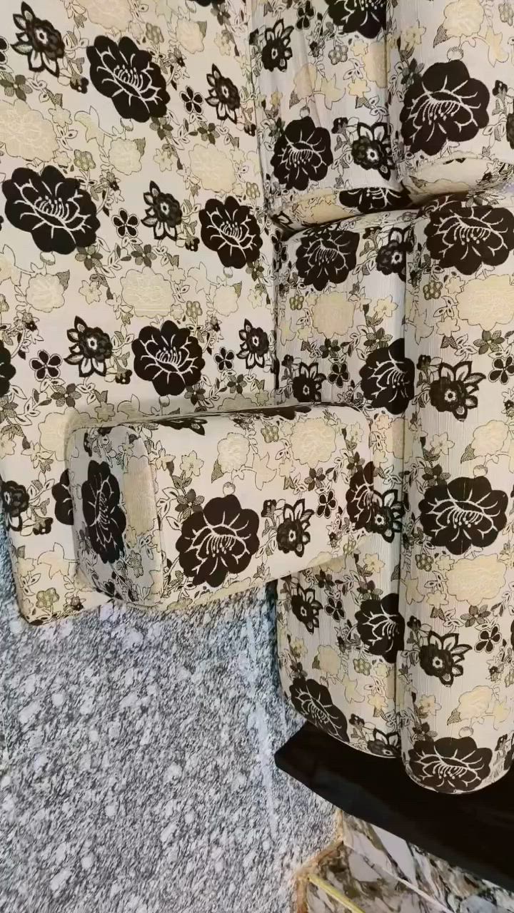 سلام عليكم ديوان البيع نضيف وجديد سعر مناسب العنوان ميسان التصار ***********
