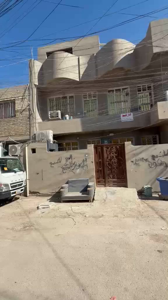 بيت ١٠٠مترمربع للبيع البلديات شارع المرور قرب سيد هاني للإستفسار اتصال على الرقم***********يوجد واتساب
