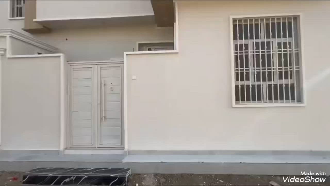 السلام عليكم بيت با الإسكان الصناعي
ناعمات ركن وجه واحد 10في 10 شغل درجه اولئ كامل على اخر حبايه مطبخ حمامات لوح طابوك صب كونكريت رباط صاقط البيت كله مو بس على وجهه وسعر جده مناسب خابر وتدلل ***********

