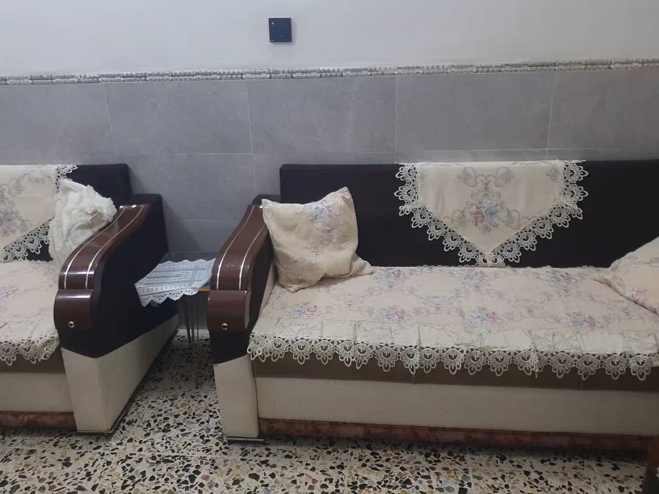 تخم نضيف لبيع السعر ٣٠٠ مكان بغداد الانتصار  ***********
