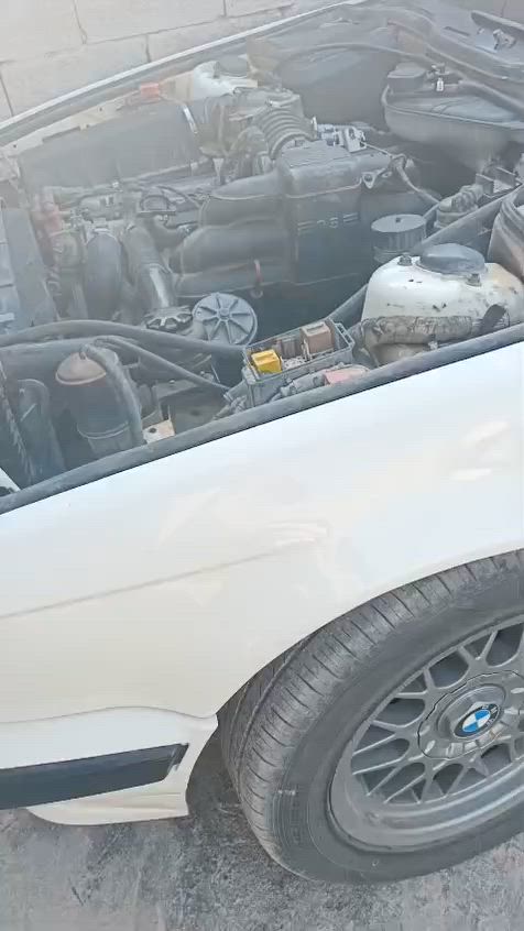 يالله. سلام عليكم BMW موديل 1991  حجم 527 رقم بغداد بأسمي مكفوله كير محرك كهربائيات تبريد ثلج لايت سكنات جام دشبول كله شغال فتحت سقف تايرات جدد كشنات  جدد  مصبوغه جماليه فقط جاهزه من كلشي سياره كبل للشارع مكاني بغداد الدوره السعر 65وبيه مجال حك الجيه. ***********
