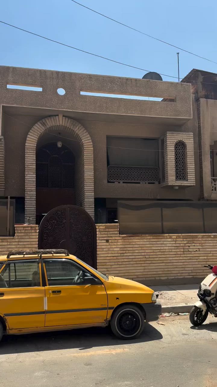 #يتوفر بيت المساحة 300 متر للبيع
#الواجهة 15 متر #النزال 20 متر 
#العنوان شارع فلسطين حي الادريسي 
الاستفسار اكثر الاتصال ع الأرقام 
‏‭***********‬
***********
مراجعة مكتب البركة كافة أنواع العروض للبيع والإيجارات
