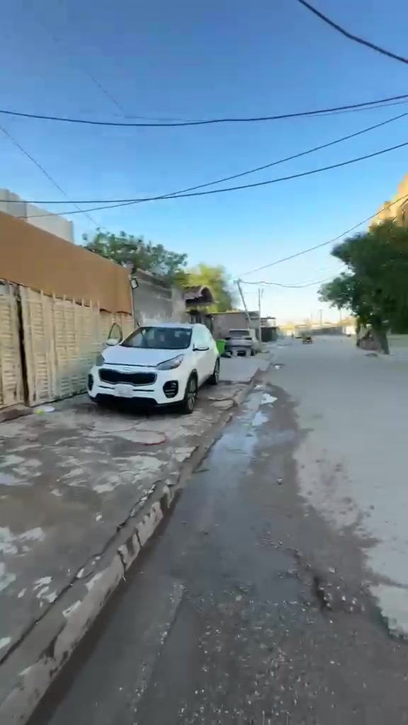 السلام عليكم دار في ام الكبر والغزلان قرب شارع الضغط بناء حديث  يحتوي على ٣ غرف نوم واستقبال وصاله ومطبخ خارجي وحمامات ٢  للتواصل ***********
