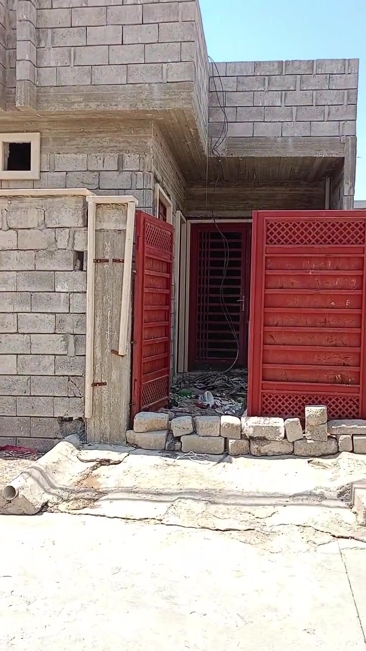 للبيع جمعيه الكندي سيد عمار ثاني فرع عل يمين بعد المول  كارت بلديه واوراق جمعيه كامله هيكل 100 متر طابق واحد صبه ارضيه  تأسيس مجاري خفيفه وثقبله باقي التفاصل بل فيديو  السعر 45
 ***********
