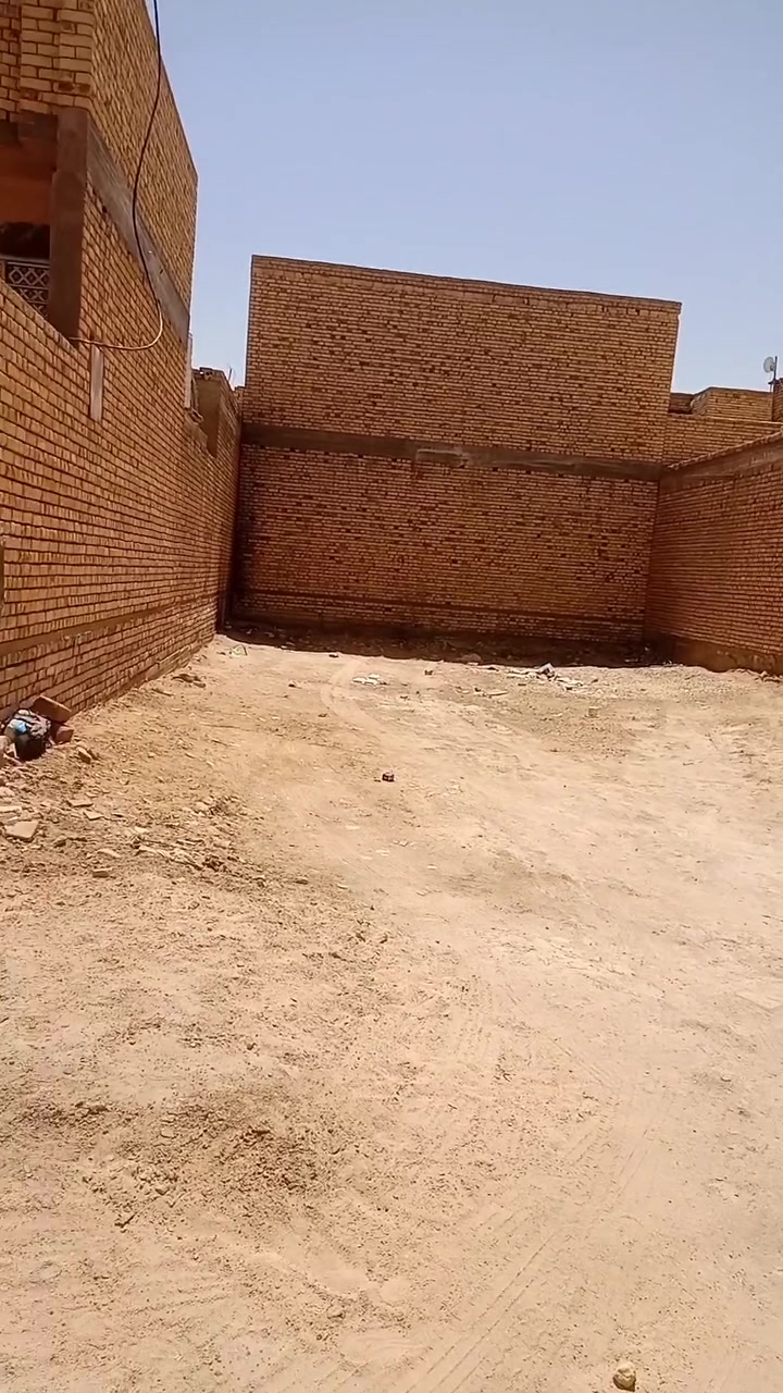 قطعه للبيع 200 متر رابع قطع عن الركن عن شارع 40 الرئيسي طابو صرف ثاني يوم المداوم قرب المدارس الصينيه الابتدائيه والمتوسطه كافه الخدمات موجوده والسكن موجود اول فرع عن شارع 60 الرئيسي العنوان الكامل تضحيه نهايه الشارع العياده حي الكرامه السعر 78 رقم الهاتف ***********
