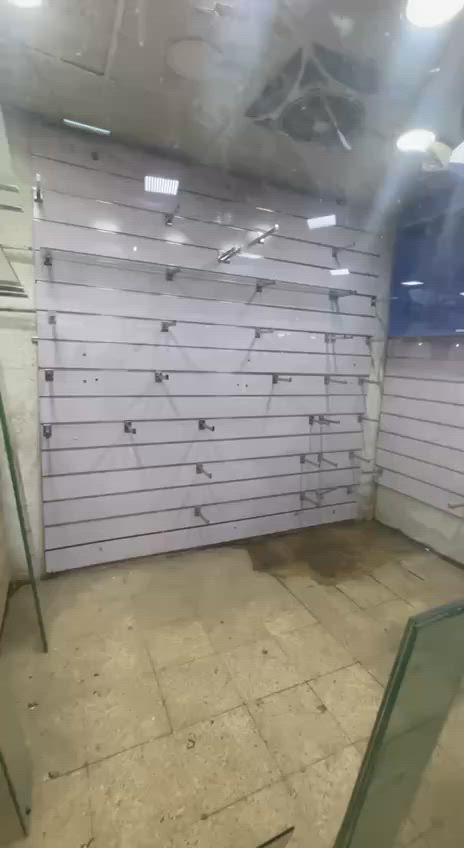 للايجار.       للايجار

مواقع داخل النادي الطلابي المركزي الذي تبلغ مساحته اكثر من 1000 متر مربع
في احد كليات الجامعة المستنصرية
في المجمع المشترك للكليات في سبع ابكا- الاعظمية
الذي يضم في موقع واحد مشترك 
1.كليه التربية الاساسية
2. كليه القانون
3.كلية السياحة
ويبلغ عدد الطلاب والطالبات والاساتذة والموظفين اكثر من 10000 عشرة الاف
وهذه المواقع هي 

اولا.موقع لبيع
- البيتزا بانواعها
- اللحم بعجين
- المناقيش
------------------------------
ثانيا.موقع لبيع
- الريزو بانواعه
- الكنتاكي
- الزنجر والفلر والستربس والتويستر والكرسبي
- الفاهيتا
- السكالوب والستيك
-----------------------------
ثالثا.موقع لبيع
- الشاورما السورية والعراقية
- الصاج بانواعه
- البركر
- الفنكر بانواعه
---------------------------
رابعا. موقع لبيع
- الفلافل والمشكل
- جلفراي اللحم والدجاج
- المخلمة والبيض
- قوزي الشمال
- الكبدة
-----------------------------
موقع لبيع.
- البورك
- الفطائر
- الكاهي والقيمر
---------------------------
يجب ان يكون المستاجر صاحب خبرة وممارسه في مجال عمله
للاستفسار ***********
