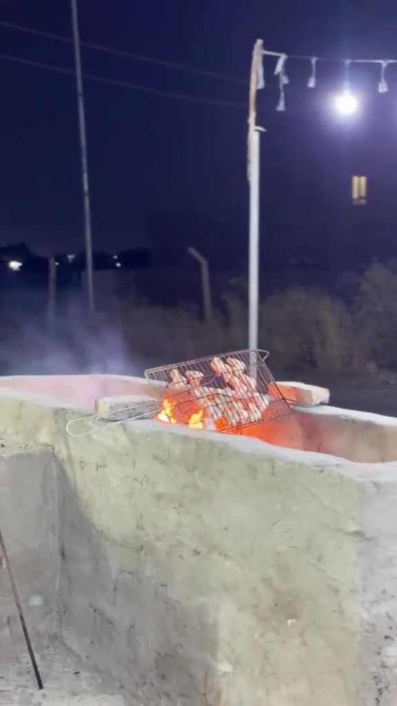 📢📢 ​ليش تحتار بالعشاء وجوع تالي الليل طلبك
يجهز بظرف دقائق؟ 🍟🥤
الآن في #شوايةأبولميس شتريد موجود 
طعم خيالي + سرعة التوصيل في جميع مناطق العلم🚗
🔴 أجنحه _تكه 
على تمن +مقبلات 
🔴     ريزو _زنكر _بركر _فنكر 

• معلومات التواصل والموقع
العنوان: سمرة
للحجز والاستفسار: ***********
