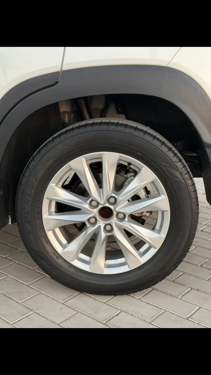 ⚜️بسم الله الرحمـن الرحيم ⚜️
COROLLA CROS  2024 HEV  9000 km 

#السيارة_كشن_احمر
🛜 رادار امامي
🛜تحديد مسار 
🛜خروج عن المسار
🛜3 انضمة قيادة 
🛜 هاند بريك اوتو
🛜اوتو هولد
🛜كامرة خلفية دوارة 
🛜توقف ذاتي 
🛜جلد اسود 
🛜 بصمة عدد ٢

🔴ملاحضة السيارة ع وضع الوكاله 

السـعــ🔴ـر 175 مجالك حك جيتك فقط 

 ⚜️***********  صاحب السيارة ⚜️
