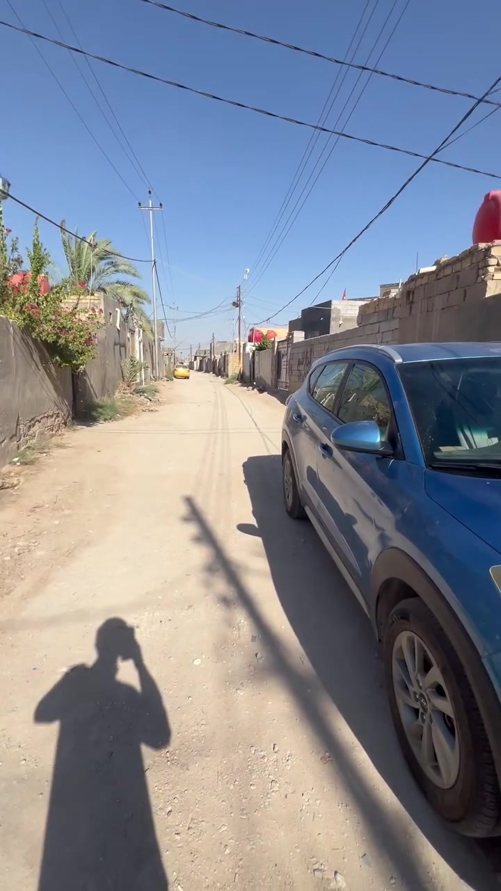 بيت للبيع مساحه 350 قرب مجمع العزوز شارع الامام علي  يحتوي عل غرفتين براني مطبخ   حديقه  للاستفسار مراجعه مكتب الكيان ***********
