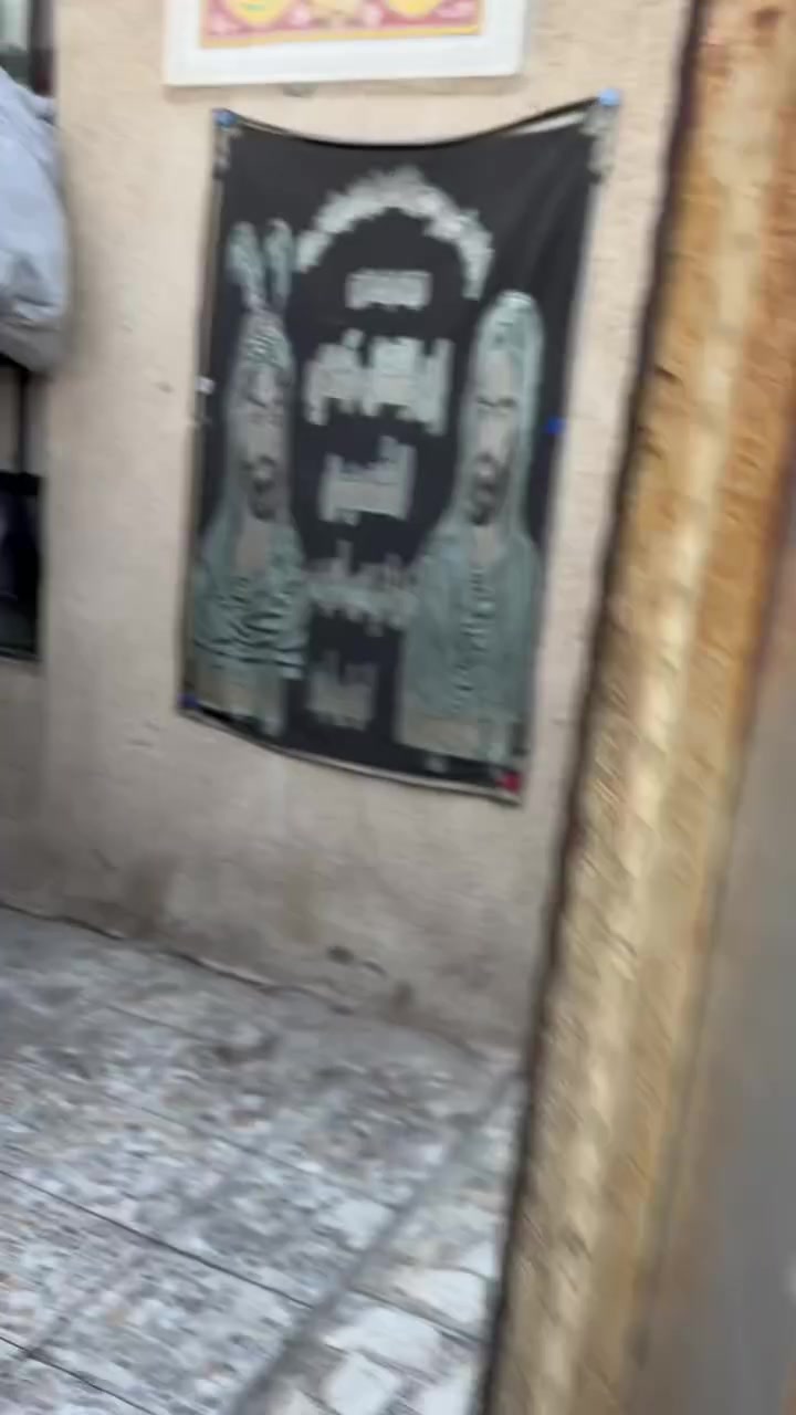 سلام وعليكم بيت مساحه ١٢٦ قريب على الفتحه مال معارض ثاني فرع الشراي يتصل السعر ٦٠(***********
