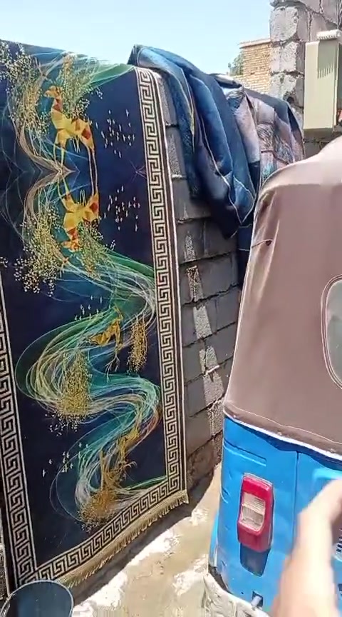 ياالله السلام عليكم بيت للبيع طابو زراعي 
مساحه 100
موقع خلف ملعب الهاشميه 
يتكون بيت من 
غرفه نوم معه منور 
صاله
أستقبل 
مطبخ مجمع صحيات 
بناء بلوك كما موضح كدامك 

سعرة مناسب للعائلة على كد مكانيتها احسن من اجار 
للإستفسار اكثر اتصل 
***********
