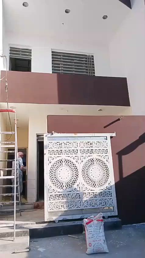 السلام عليكم كادر صباغين طلس وصبغ وعمل ماده البرافيل وكافه الديكورات داخلي وخارجي *********** واتس وفولن
