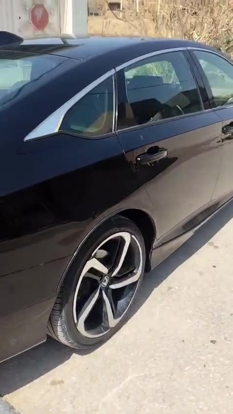 للبيع هوندا اكورد موديل ٢٠٢٢ رقم بغداد بيه جوملغ وبنيد فقط السعر ١٤٥ وبيه مجال قليل ***********
