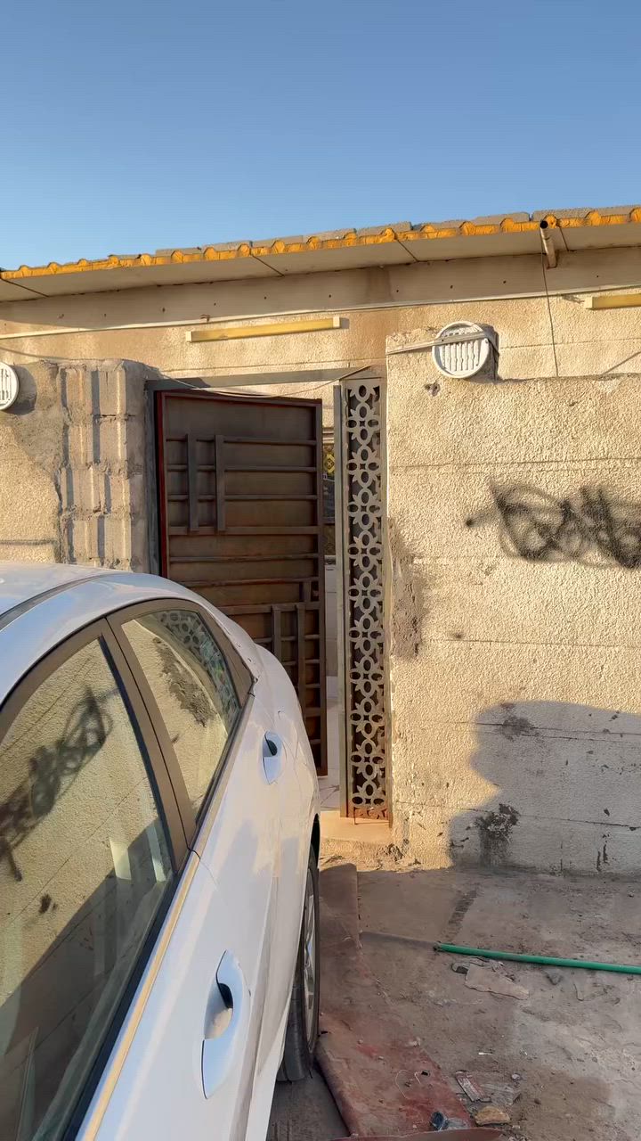 بيت خلف المعارض مساحه 200م
يحتوي على غرفتين نوم مساحتهن 5.4
صاله 6.4
مطبخ4.4
حمام داخلي3.2
ترك دائر البيت 
سقف سندويج 
الارضيه سراميك 
جاهز للسكن
بناء حديث 
حمام خارجي 
(السعر20مليون قابل لتفاوض)
لاستفسار على هاذ رقم 
***********
