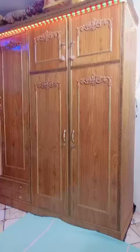 السلام عليكم عرفت أخشاب  للبيع العنوان النجف حي نداء ***********
