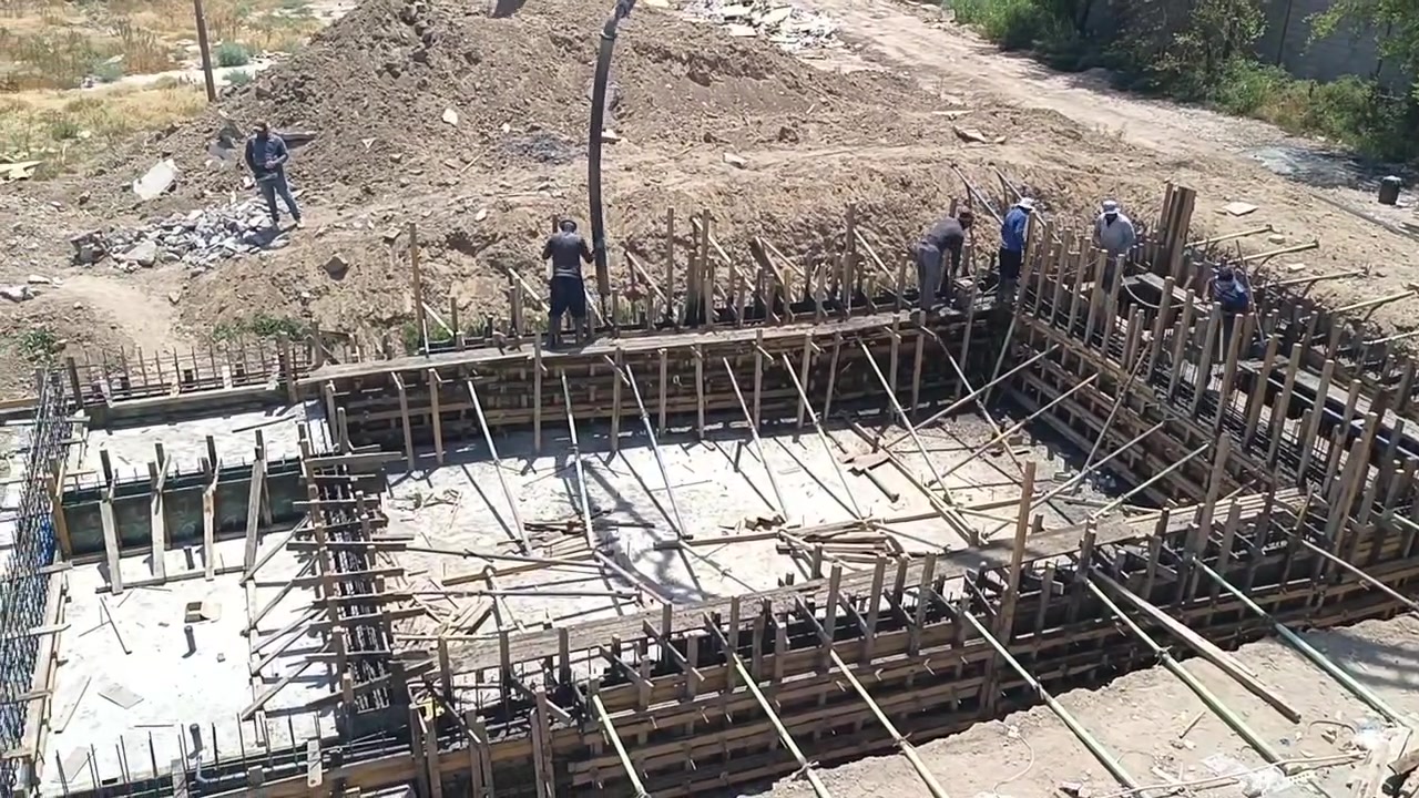 باشر مكتب المعمار الهندسي والحمدلله.... اليوم الجمعة 24/7بتنفيذ واشراف الموقعي على انشاء  المسبح و اكمال اعمال صب جدران المسبح نوع اڤر فلو بأبعاد 7×16 في احدى مزارع الصويرة.. ومستعد مكتب المعمار الهندسي لأي استفسار او الاتصال على الارقام التالية.. ***********
***********.. . .
