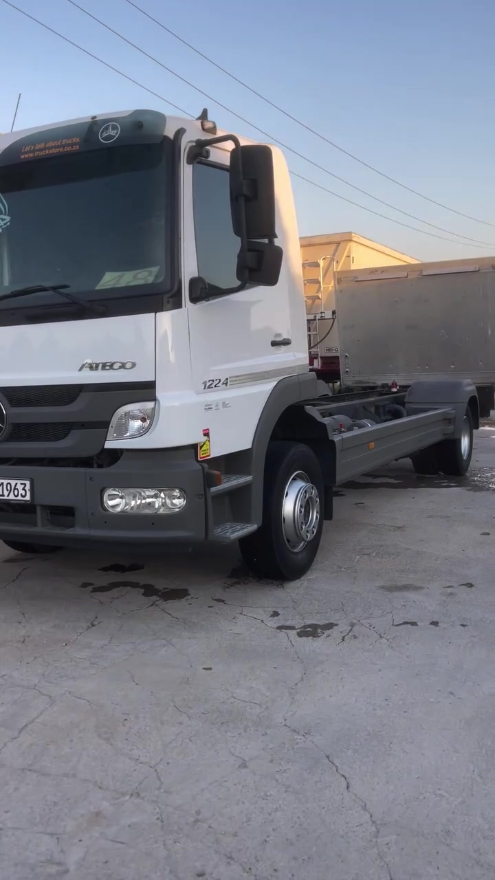 Atego 1224.  2006. الجديدة سيارة فول مواصفات عنوان سليمانية *********** سعر نهاية. 240 $$
