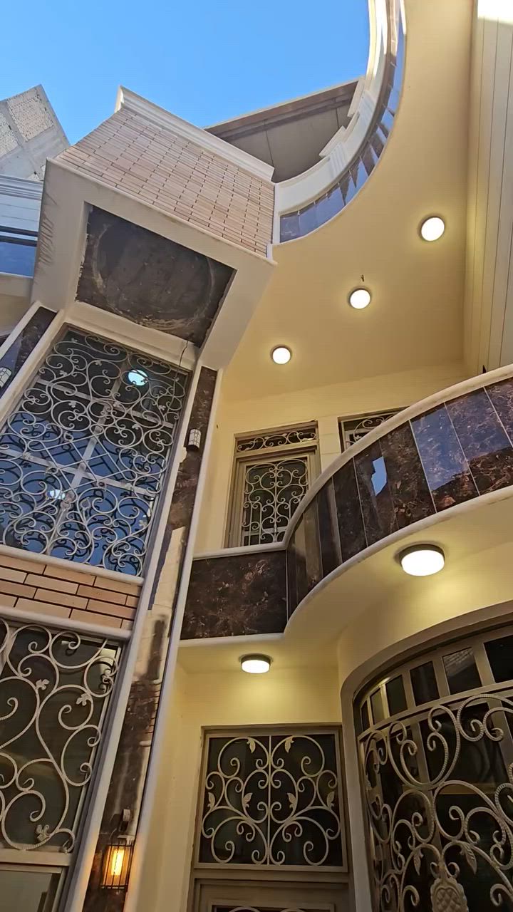 الدار للبيع المساحة 100متر العنوان كربلاء البوبيات عمود 5 الاستفسار الاتصال ***********
