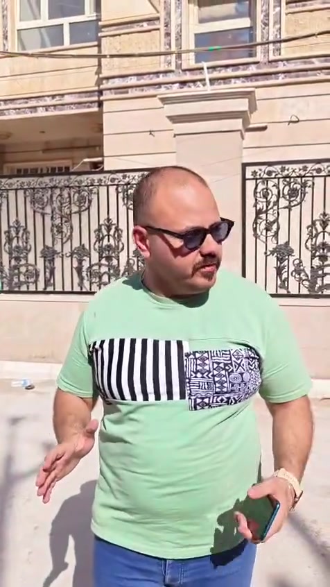 مساء الخير
دار ايجار مساحه 200 متر 
نظام شقق 
موقع كاظميه شارع نواب خلف شارع المشاط شارع عريض قرب صيدلية علي مال الله 
ارضي مساحته 100 يحتوي على غرفتين نوم صاله صحيات مطبخ حوالي اكبار بناء نظيف محدث قبل فتره صبغ ديكور سكن عوائل 
اي استفسار 
*********** متوفر
