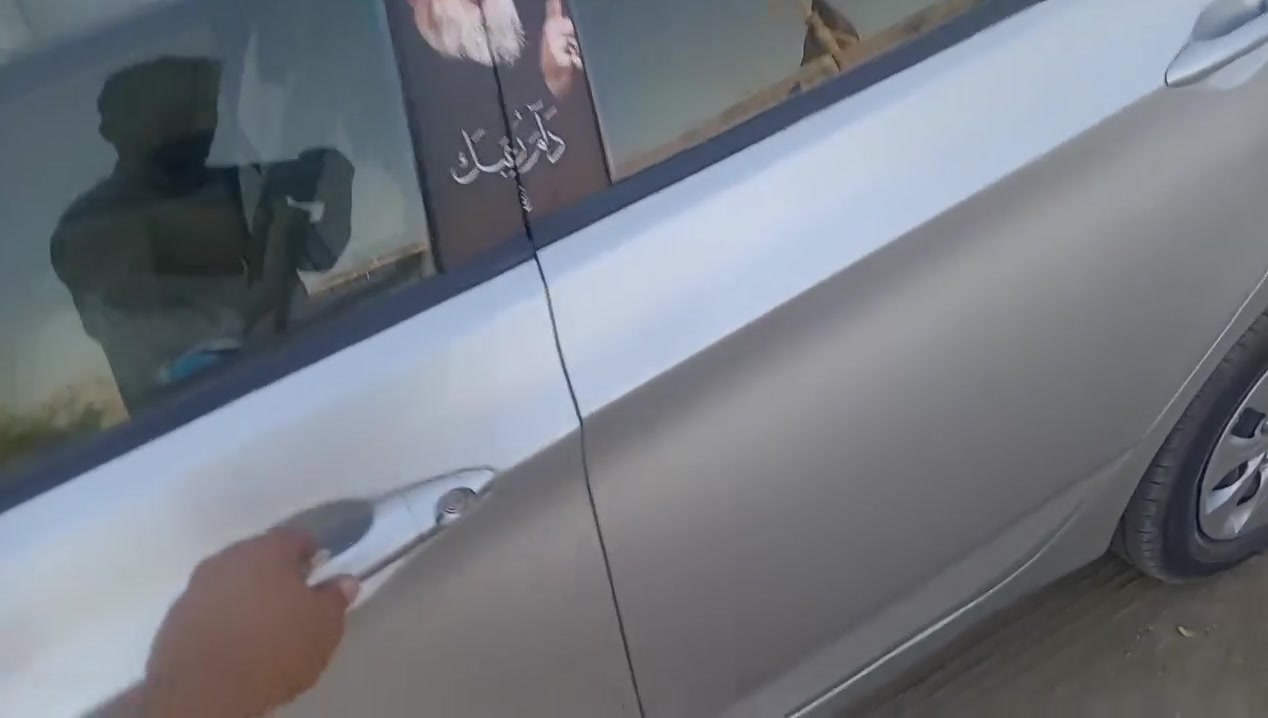السلام وعليكم موديل ١٢ بسمي مصبوغه حزام السياره حلوه مكان الصويره رقم *********** السعر٧٠
