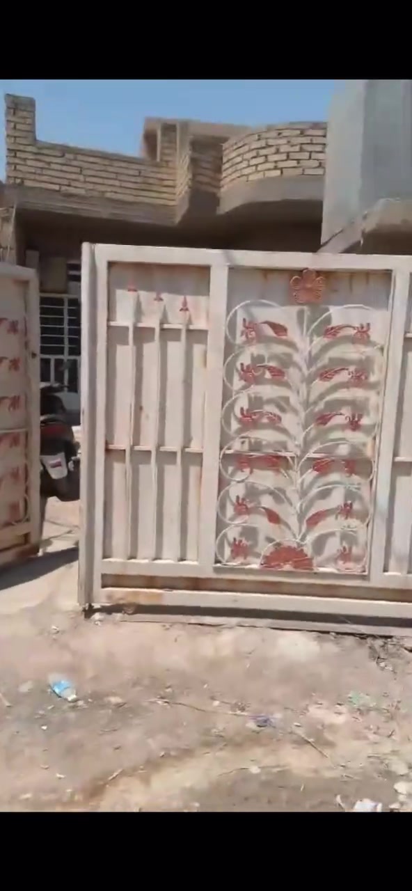 سلام عليكم عندي دار للبيع العنوان بغداد الكرغولية سدت جبور معمل ابو غزوان القديم مساحت البيت 182 بل سند مكتوب 200 لبيت سند25قرار محكمه تحويل باسم المشتري لبيت يحتوي على3 غرف نوم 2حمام منور 2لبيت حلو كلش الرقم   *********** السعر70 وبي مجال
