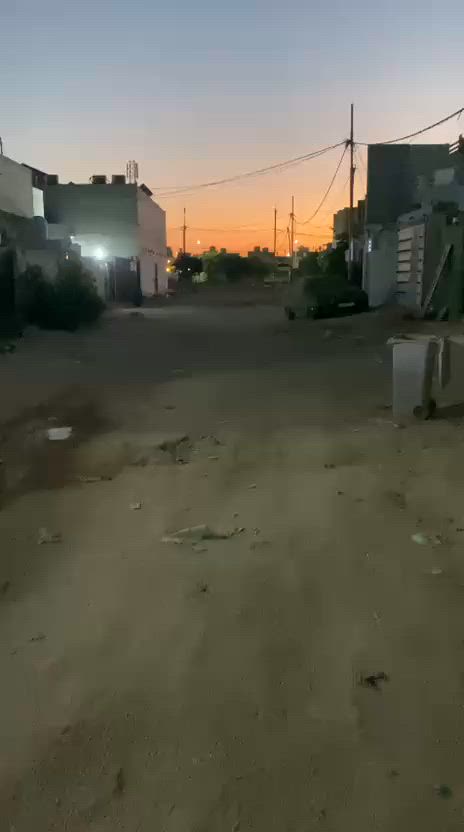 سلام عليكم 
بيت( ٢٠٠)متر للبيع في مجمع بيتي الثاني /الشارع ( ١٢) متر مفتوح على شارع مجمع السلطان (خامس بيت عن الشارع) 
ركن مدرسة كنوز المعرفة / غرفتين وصالة واستقبال ومطبخ وحمامات خارجية وداخلية /مكشوفات عدد /٢ // يباع بسعر مناسب //للاستفسار الاتصال عل خاص او الرقم  ***********//واتساب مفتوح بأي وقت
