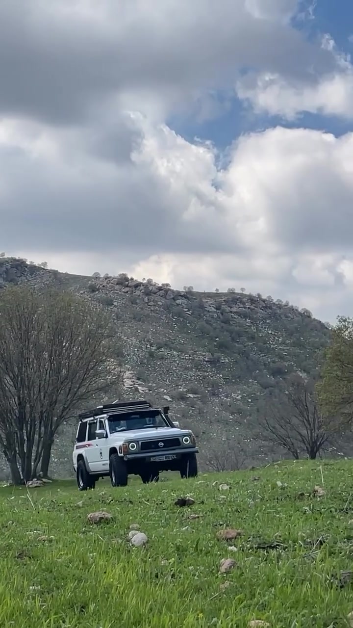 بە ناوی خوای گە ورە
پێشە کی ماشە للە لە مالی هە مولایەک
نیسان پاترۆل مۆدێل 1989تە خت
گێرو مە کینە  بە شە رتی ١٠٠  فیتەر 
دە بلگێرو کارە بای بە شە رت 
تە بیدی ساردو گە رم بە شە رت 
کامل بە رز کراوەتەوە کامل جوانکاریو چە مچە ی تۆکمە ی بۆبە ستراوە 
هەموگیانی بە شەرت ٤تایە و ویلی mm  فول جە بە لی لە ژێرە تازە بۆم بە ستوە 
4تایە ی نیوداشی فول جە بە لی تری لە گە ڵایە 
4 تایەو ویلی سە ر قیری لە گە لایە 
رۆتی کاملی پێشە وەی لە گە ڵایە لۆک هەل نە پراوە 
ئارمی پلاسیکی سلێمانیە 
ئارموئە وە لیاتی بە شە رت حیجزو خرامە ی  بە شە رت 
نرخی 85 گە لاو مامە ڵە یە کی زۆرکە می برایانە 
یە ک 250 دیناری مە سرە ف تیانیە  
سە یارە کە لە بازیانە. لە رە سمو ڤیدۆکان زۆر جوانترە تاقانە یە  
مشتە ریت تێل کە لە خزمە تانام 
***********
