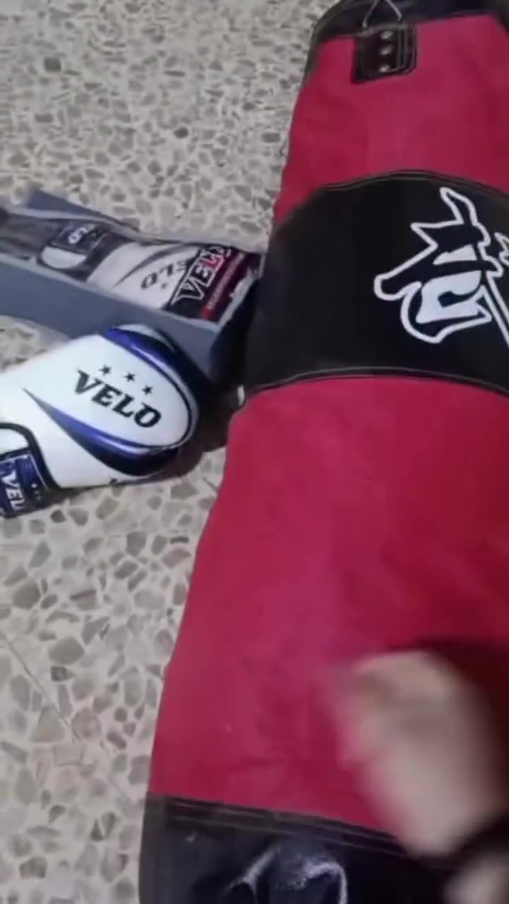 سلام عليكم جيس ملاكمه طول متر و٢٠س متروس ويا زنجبيل وجنكال سعره ٢٥ وجفوف اصلي سعر ٢٥ ***********مكان كربلاء لحر وبيهن مجال حك جيه
