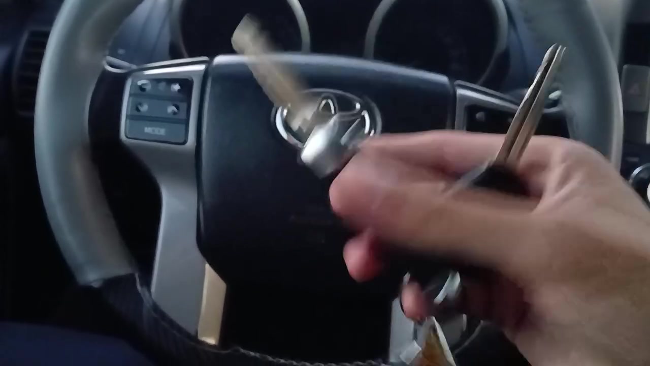 Toyota Prado 2012 flip key programming 🔥
اضافة مفتاح قلاب لتويوتا برادو ٢٠١٢ ⚠️

📍الفلوجة - شارع الجيش الشعبي - مجاور مطعم كباب ابو احمد

للتواصل: 
*********** 📞
*********** 📞
#العراق #الانبار #الفلوجة #مفاتيح #ورشة_حميد_المحمدي
