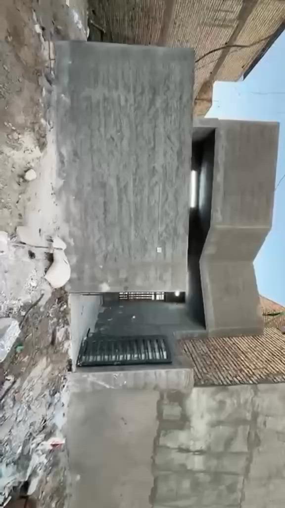 🏡 فرصة مميزة للبيع – دار سكني جاهز للسكن

🏢 شركة اليشام للاستثمار العقاري

📍 الموقع: بغداد – سبع البور (مربع الأحمدي) – الضباط 16 ألف

✅ قريب من الشارع العام
✅ نافذ على شارع 40 متر وشارع 60 متر

📐 مساحة الأرض: 125 متر²
📏 الواجهة: 6.25 متر
📏 النزال: 20 متر

✨ مواصفات الدار:
▪️ بناء جديد
▪️ غرفتين نوم
▪️ حمامين
▪️ مطبخين (حار وبارد)
▪️ استقبال
▪️ هول داخلي
▪️ حديقة

🏠 ملاحظة:
الدار جاهز للسكن وحالياً أهل الدار ساكنين فيه، والطابق الثاني غير مبني مع إمكانية التوسعة مستقبلاً.

🎥 فيديو تفصيلي للدار متوفر للجادين بالشراء عند التواصل.

💰 السعر: 77 مليون دينار عراقي

📞 للاستفسار والتفاصيل:
***********

🏢 شركة اليشام للاستثمار العقاري

📢 عندك عقار أو أرض للبيع؟
اعرضها معنا وسنساعدك في التسويق والوصول إلى أكبر شريحة من المشترين والمهتمين في مجال العقارات.
