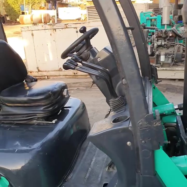 رافعة شوكية ميتسوبيشي للبيع 
3 طن 
3 حركات 
3 اسلايتات جوب حاوية 
العنوان كربلاء حي الصناعي   ***********
