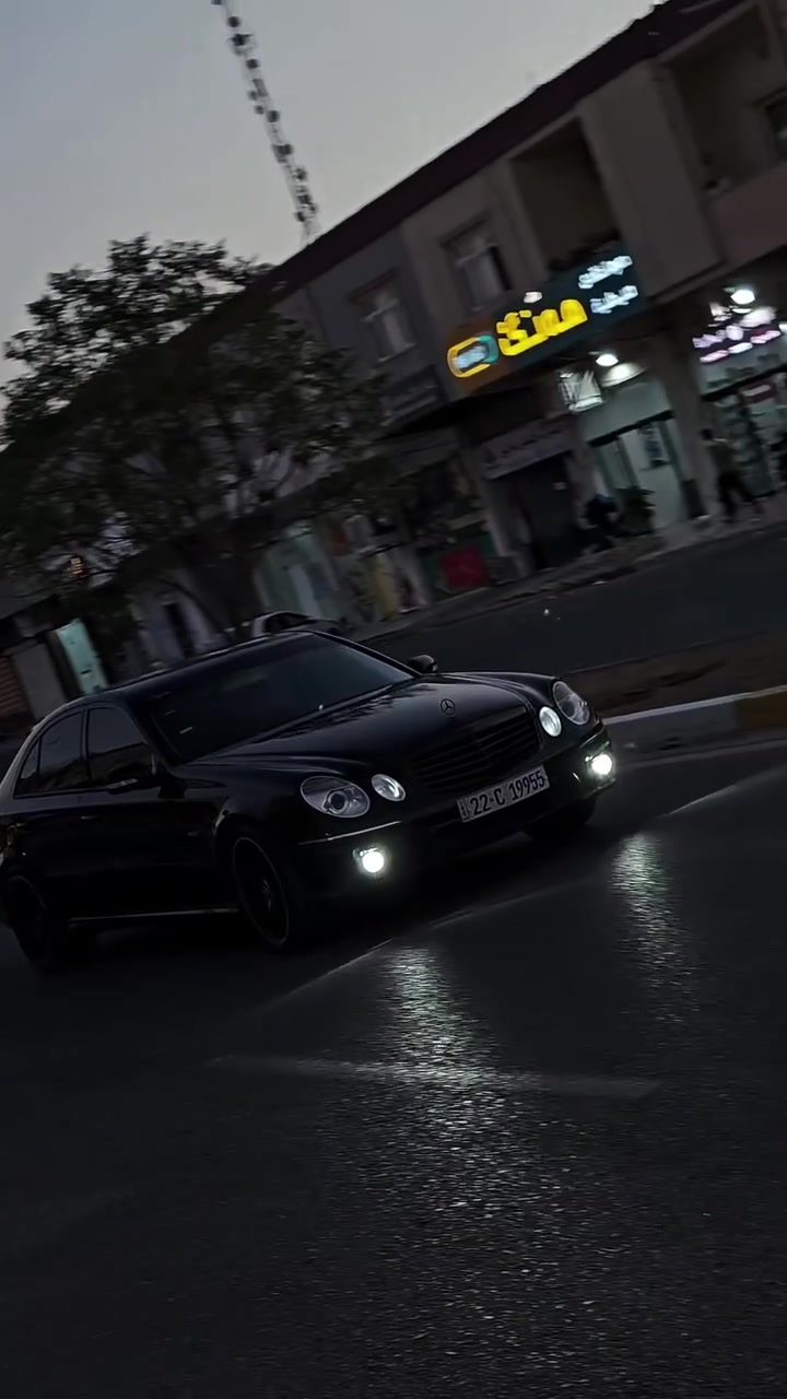 مارسدس w211 E200 2009 
محرك بانزين ٤ سلندر سوبر جارج كومبريسر اسود داخل اسود فول مواصفات عدا السلايت السياره بدي كت كامل AMG اصلي وياله AMG كير محرك اكسل بشرط برغي مامفتوح بيها كلشي بيها شغال السياره بيها كم قطعه صبغ ابيع حزام بشرط السكف مابي صبغ السقف بي جراد شويه طبيعي بالنسبه لموديل السياره الجاملغ الخلفي مبدل بي كفر خارجي فقط بشرط بدون دواخل شغل اوربا مو عراقي سعرها مناسب جدا بسعر سياره بدون رقم 
رقمها اربيل باسمي ورقم مميز مو شراي لتعبني سعرها 83
***********واتساب
