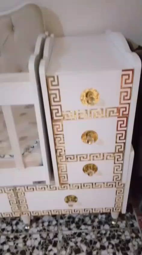 السلام عليكم جربايه مال اطفال للبيع العنوان الرئاسه العبيدي على سعر250 وبيها مجال متواجد بس على الواتساب ***********
