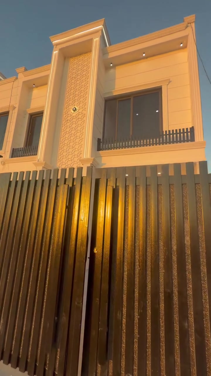 دار 150متر مقابل حديقه و شارع 15- ٨ حساروك ***********-***********
