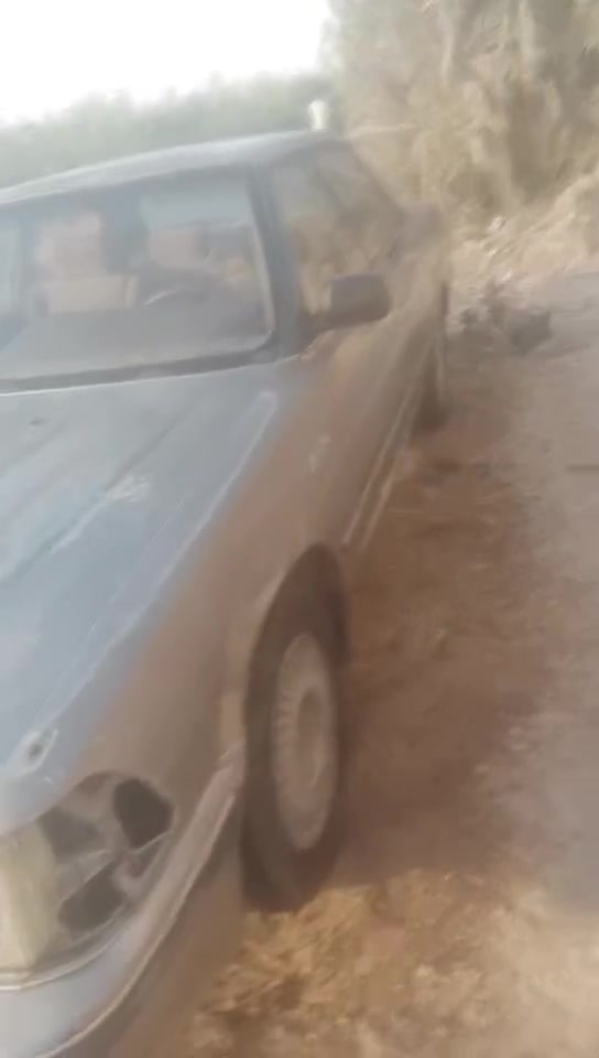 ٣سياره للبيع كلك مكينه فيفيكي نضيفه وكير نضيف سياره شغاله السعر 10وبيه مجال الرقم ***********
