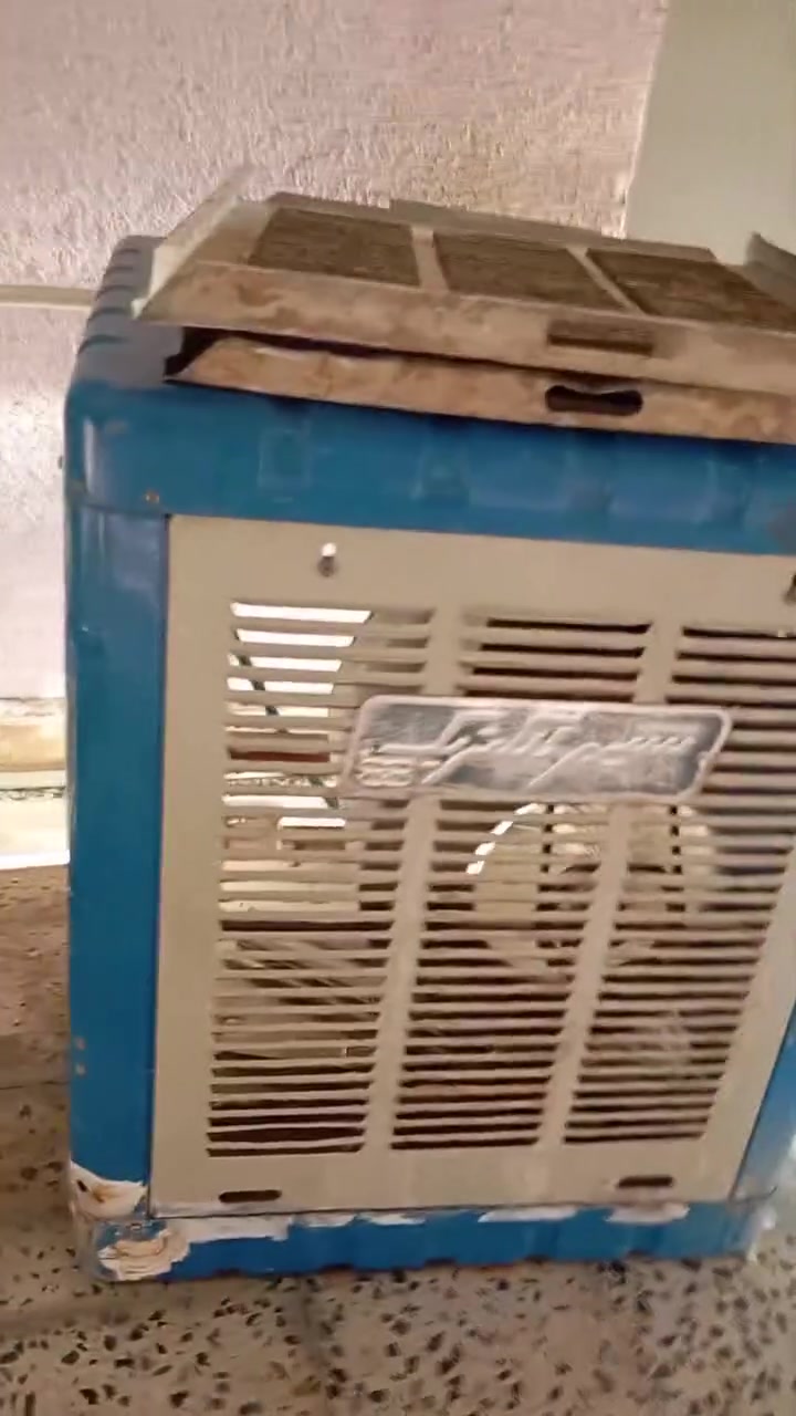 مبرده  سوبر اليكتريك  للبيع كاعيه مصبوخه لأن بيها زرف ومسوي تجي تشغلها وتشوفها واسطي قرب صيدليه الجوهره
***********
