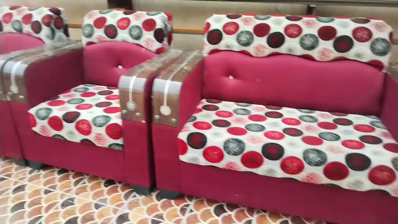 قبل،، وبعد،، الوان حسب الطلب، دوشمه..تخم المستعمل..وتصليح..واضافه.السفنج.
.اسعار مناسبه شغل درجه اولئ..

واتساب،، ***********

