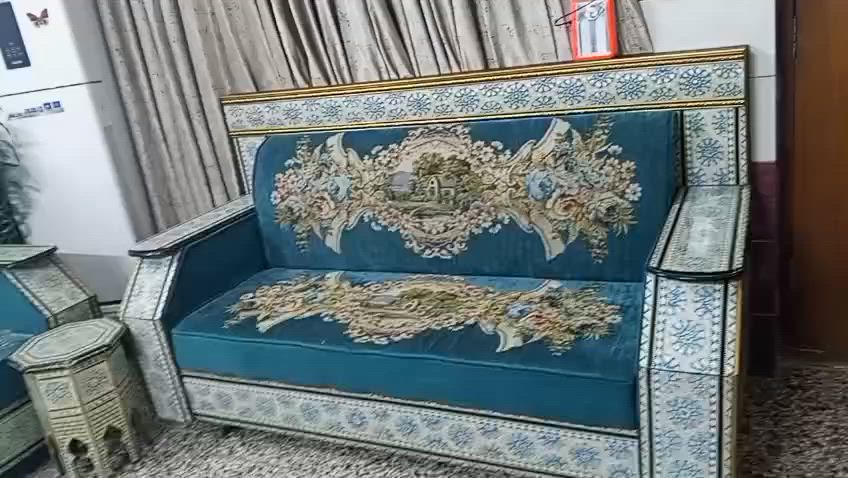تخم قنفات بحالة ممتازة مع سيت طبلات للبيع الاتصال وتساب على الرقم ***********
